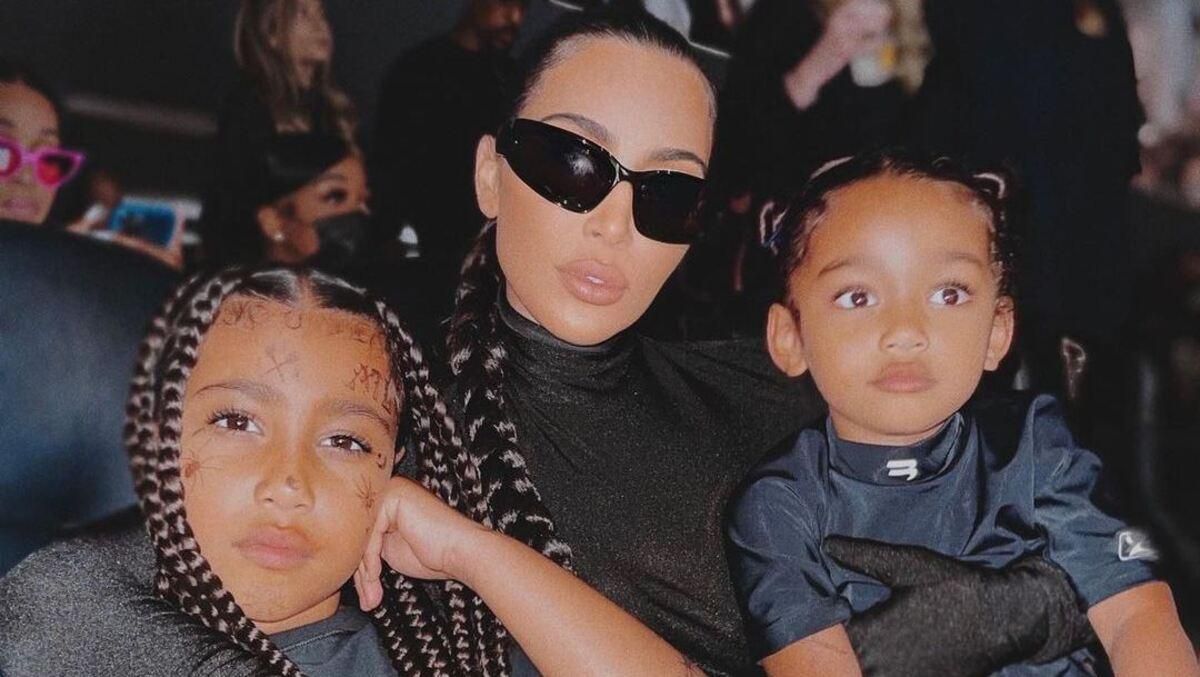 Ніби як гот, – Кім Кардашян розповіла про незвичне захоплення старшої доньки - Новини шоу-бізнесу - Showbiz Ніби як гот, – Кім Кардашян розповіла про незвичне захоплення старшої доньки - Новини шоу-бізнесу - Showbiz