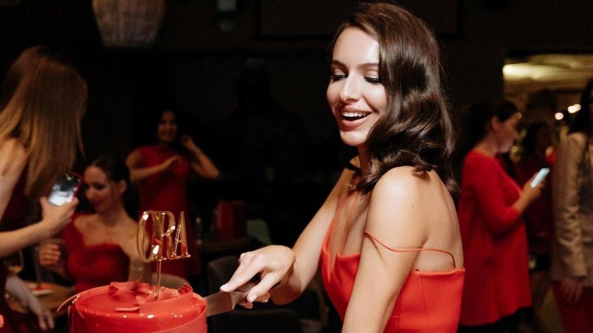 Дружина Володимира Остапчук влаштувала вечірку у фешенебельному закладі Києва: яскраві фото - Новини шоу-бізнесу - Showbiz Дружина Володимира Остапчук влаштувала вечірку у фешенебельному закладі Києва: яскраві фото - Новини шоу-бізнесу - Showbiz