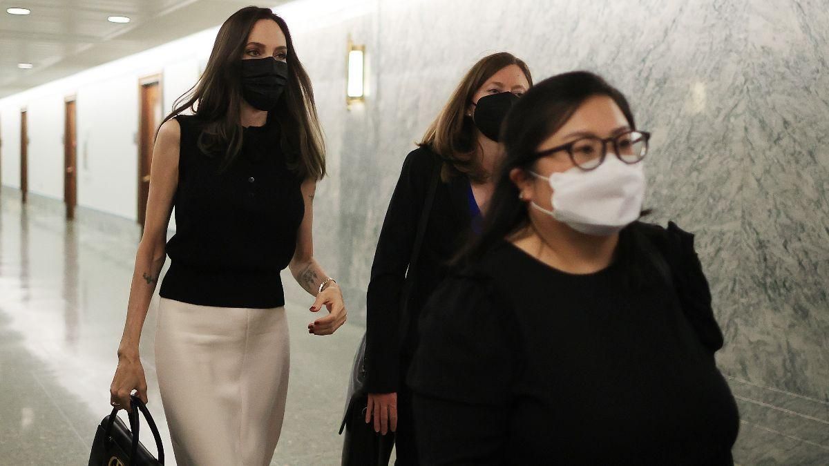 Анджелина Джоли побывала в Белом доме: фото из Вашингтона Анджелина Джоли побывала в Белом доме: фото из Вашингтона