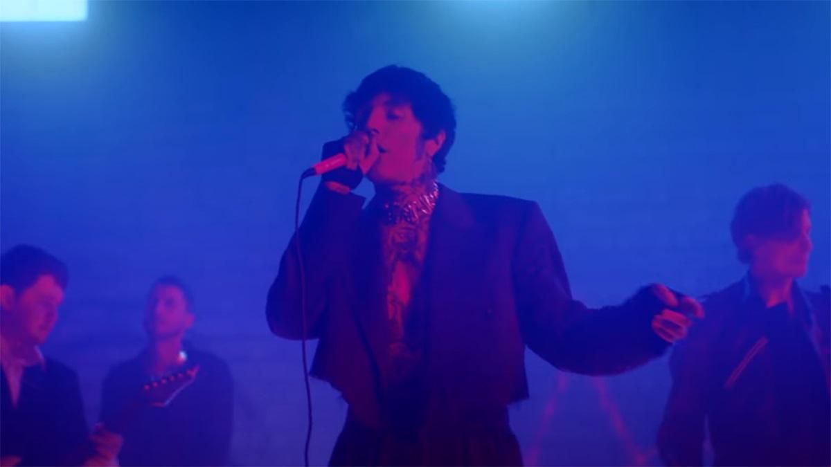 Bring Me the Horizon зняли другий кліп у Києві: у відео чути українську мову - Showbiz Bring Me the Horizon зняли другий кліп у Києві: у відео чути українську мову - Showbiz