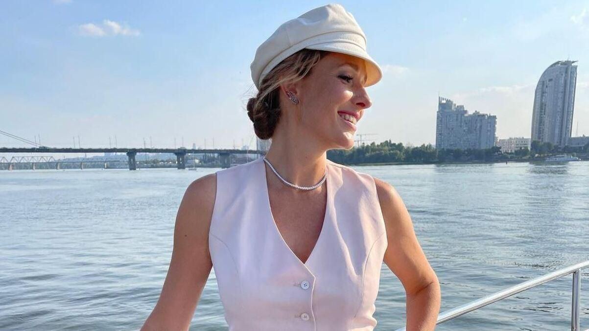 Ніяк не звикну до декольте, – Катя Осадча про зміни у фігурі після пологів - Новини шоу-бізнесу - Showbiz Ніяк не звикну до декольте, – Катя Осадча про зміни у фігурі після пологів - Новини шоу-бізнесу - Showbiz