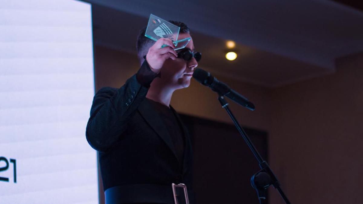 ЛГБТ+ подія року: MELOVIN нагородили за камінг-аут на Atlas Weekend - Новини шоу-бізнесу - Showbiz ЛГБТ+ подія року: MELOVIN нагородили за камінг-аут на Atlas Weekend - Новини шоу-бізнесу - Showbiz