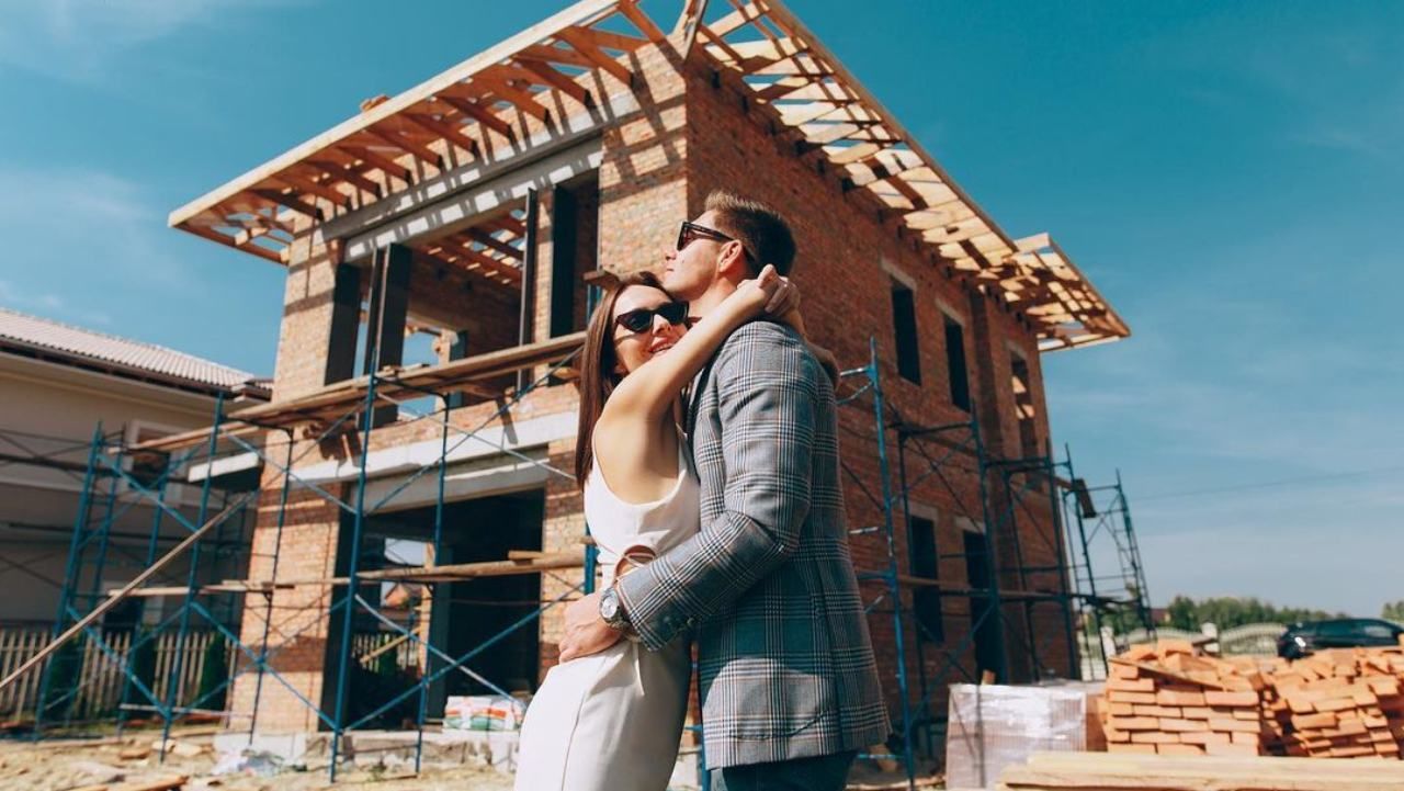 Владимир Остапчук приобрел дом: романтические фото с женой у новостройки Владимир Остапчук приобрел дом: романтические фото с женой у новостройки