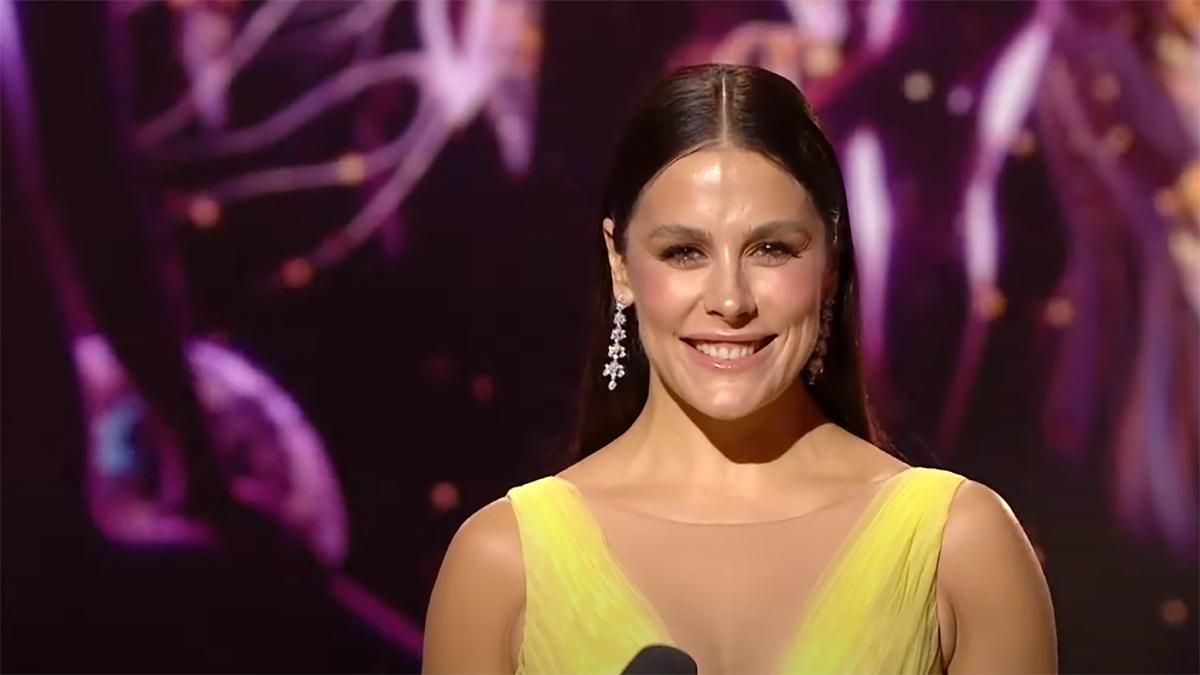 Ведущая Иванна Онуфрийчук надела на "Танцы со звездами" платье за 30 тысяч гривен Ведущая Иванна Онуфрийчук надела на "Танцы со звездами" платье за 30 тысяч гривен