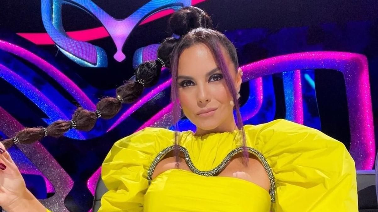 Настя Каменских показала яркий образ в желтом мини-платье: фото Настя Каменских показала яркий образ в желтом мини-платье: фото