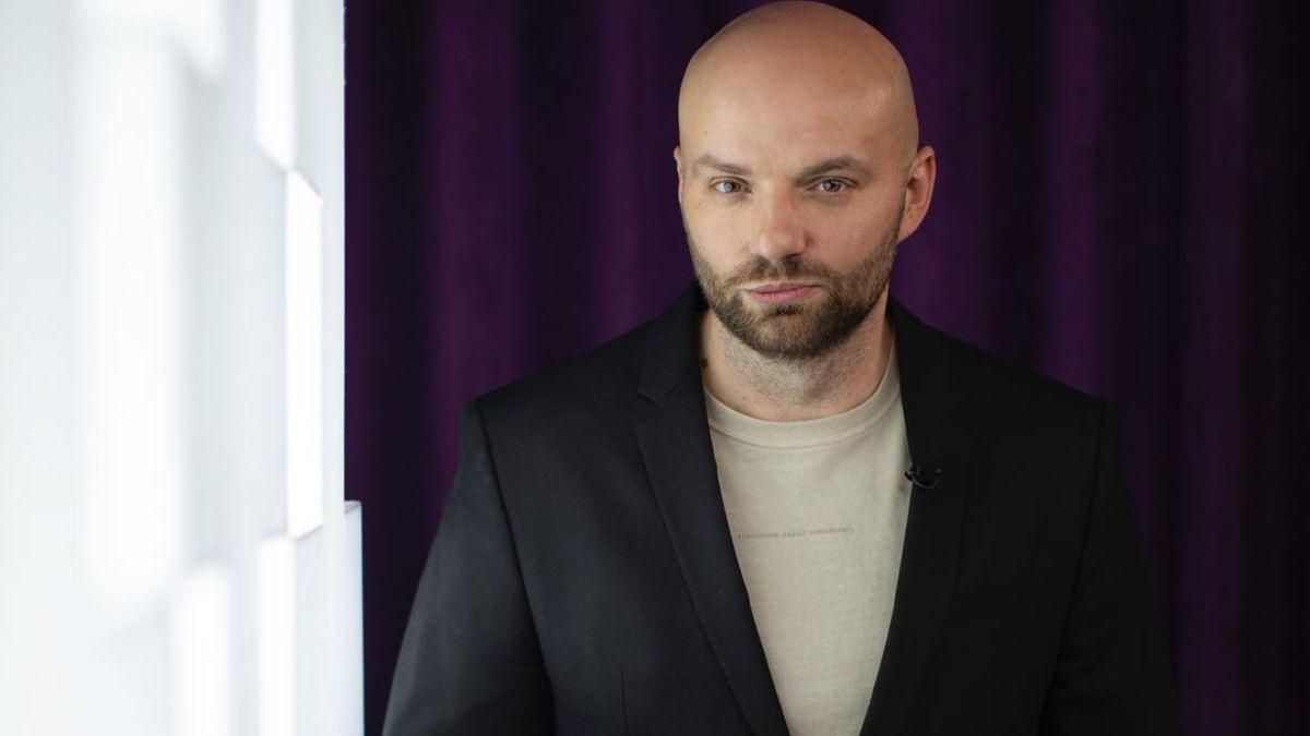 Слава Демин хотел лишить маму материнских прав Слава Демин хотел лишить маму материнских прав