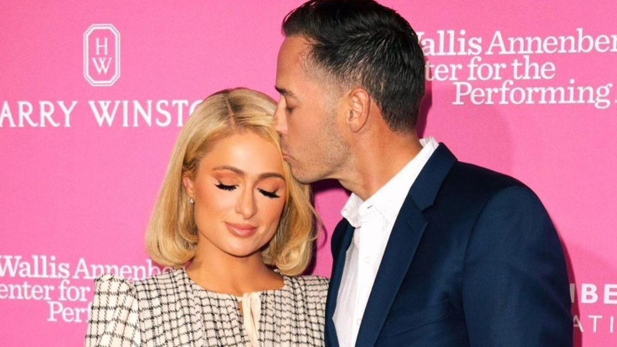 Перс Гілтон з'явилася на публіці з нареченим: романтичні фото закоханих - Новини шоу-бізнесу - Showbiz Перс Гілтон з'явилася на публіці з нареченим: романтичні фото закоханих - Новини шоу-бізнесу - Showbiz