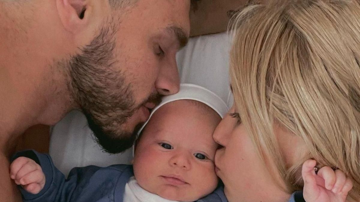 Даша Квіткова та Нікіта Добринін з сином відпочивають у Парижі: атмосферне відео - Новини шоу-бізнесу - Showbiz Даша Квіткова та Нікіта Добринін з сином відпочивають у Парижі: атмосферне відео - Новини шоу-бізнесу - Showbiz