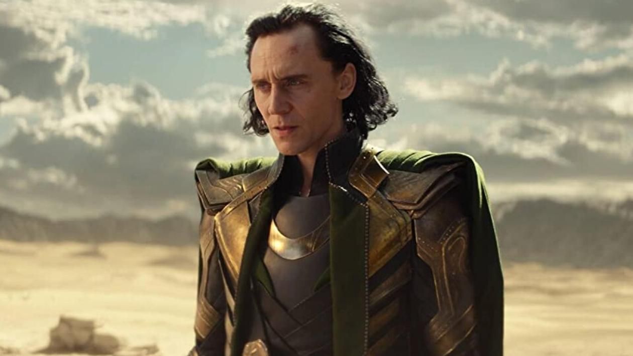 Звезда сериала "Локи" Том Хиддлстон закрутил новый роман Звезда сериала "Локи" Том Хиддлстон закрутил новый роман