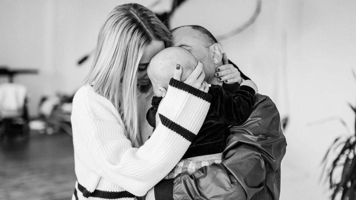 Екатерина Репьяхова опубликовала новое семейное фото с мужем и сыном Екатерина Репьяхова опубликовала новое семейное фото с мужем и сыном