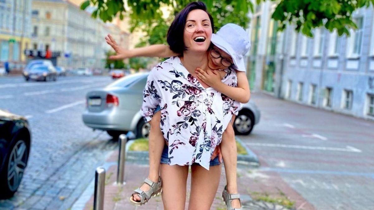 Оля Цибульська полетіла з сином у Нідерланди: відео з подорожі - Новини шоу-бізнесу - Showbiz Оля Цибульська полетіла з сином у Нідерланди: відео з подорожі - Новини шоу-бізнесу - Showbiz