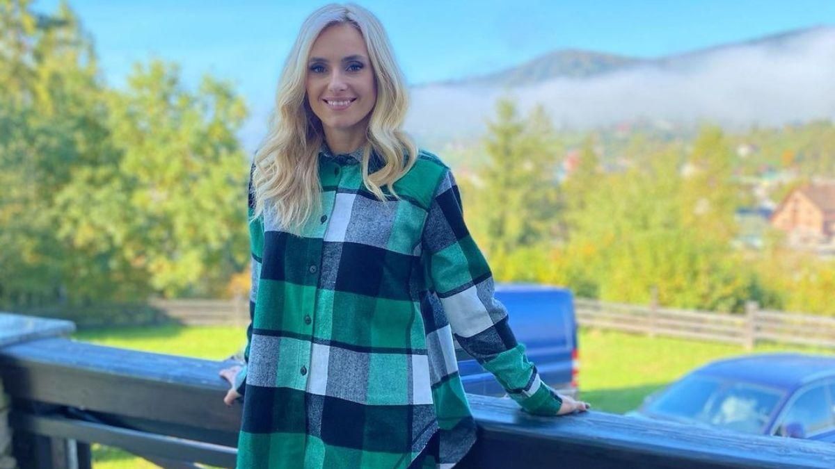 Ірина Федишин позувала у сорочці в клітинку: фото з Карпат - Showbiz Ірина Федишин позувала у сорочці в клітинку: фото з Карпат - Showbiz