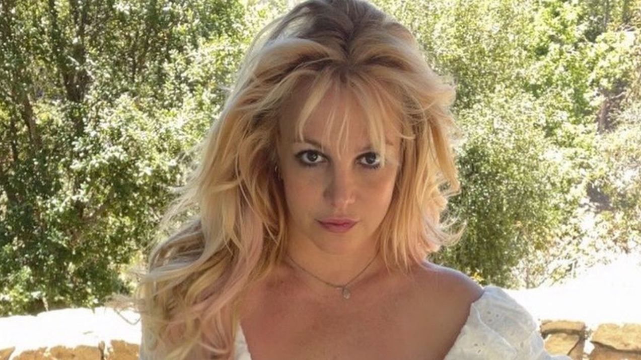 Плакала 2 часа, – Бритни Спирс впервые отреагировала на освобождение от опекунства отца Плакала 2 часа, – Бритни Спирс впервые отреагировала на освобождение от опекунства отца