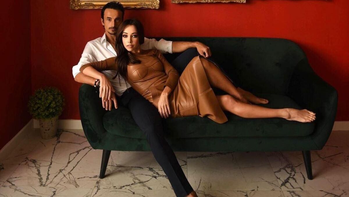 Поломанные цветы и выброшенные кроссовки: муж Кухар рассказал об "итальянской" ссоре с женой Поломанные цветы и выброшенные кроссовки: муж Кухар рассказал об "итальянской" ссоре с женой