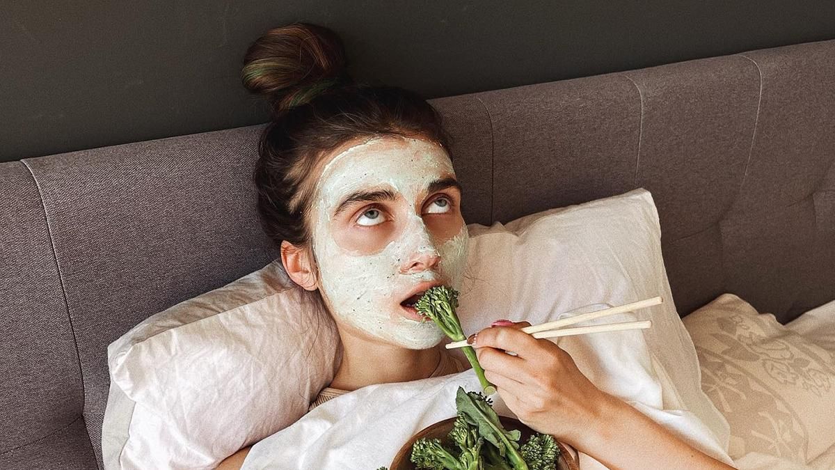 "Тільки Яна так може": Jerry Heil викинула у смітник свій паспорт - Новини шоу-бізнесу - Showbiz "Тільки Яна так може": Jerry Heil викинула у смітник свій паспорт - Новини шоу-бізнесу - Showbiz