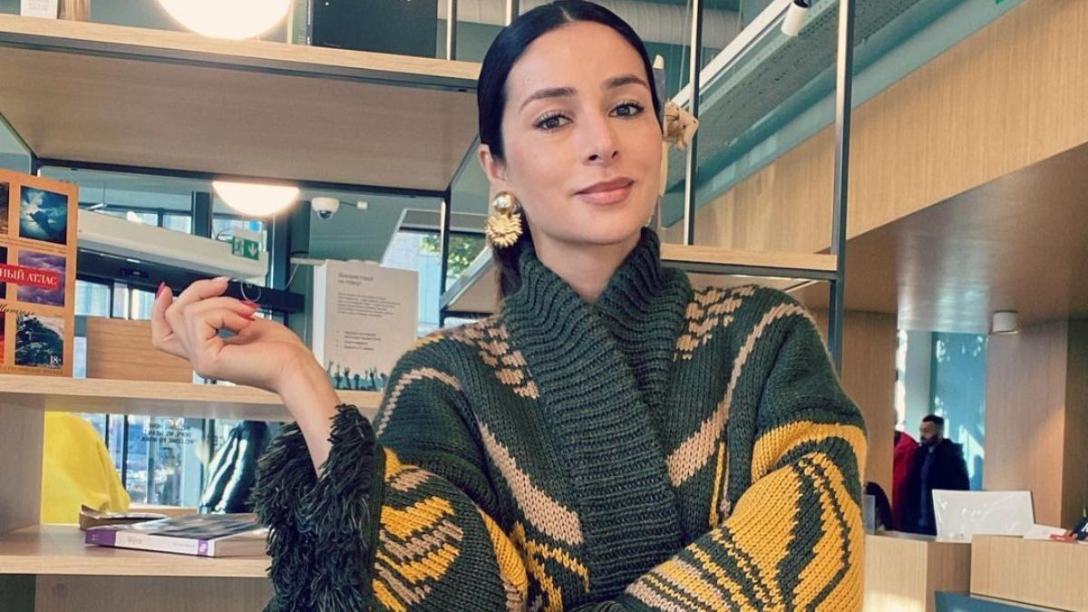 "Холостячка" Злата Огнєвіч позувала в теплому кардигані: нові фото - Showbiz "Холостячка" Злата Огнєвіч позувала в теплому кардигані: нові фото - Showbiz