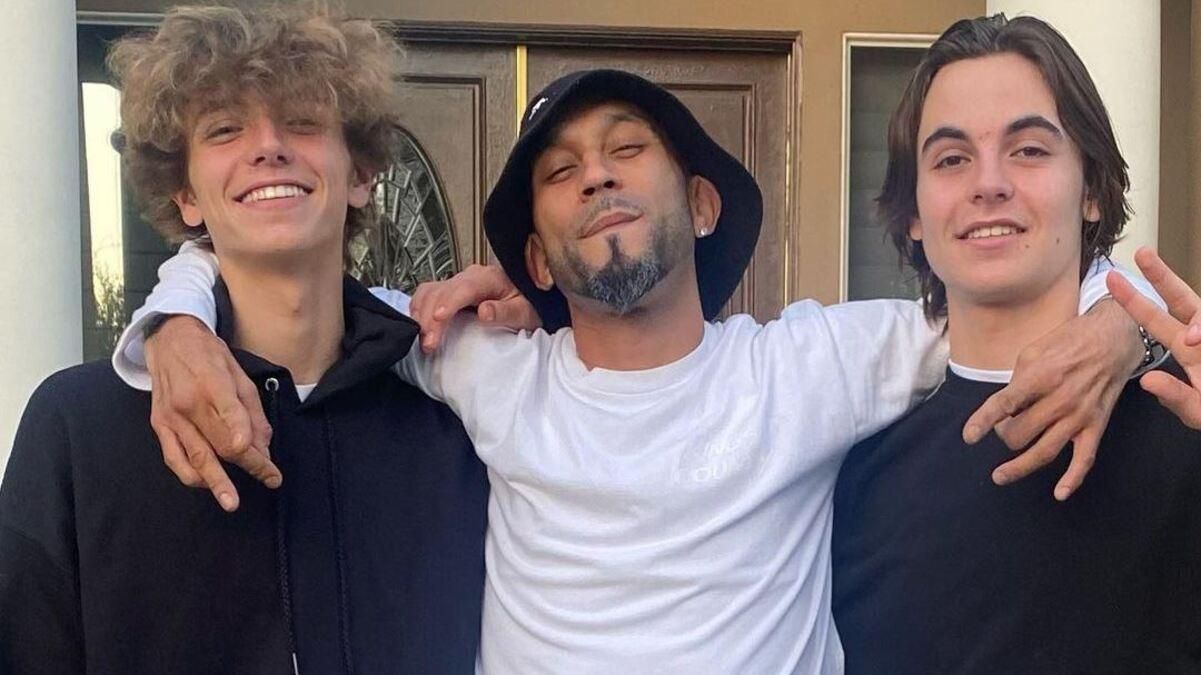 В сети показали редкие фото взрослых сыновей Бритни Спирс В сети показали редкие фото взрослых сыновей Бритни Спирс