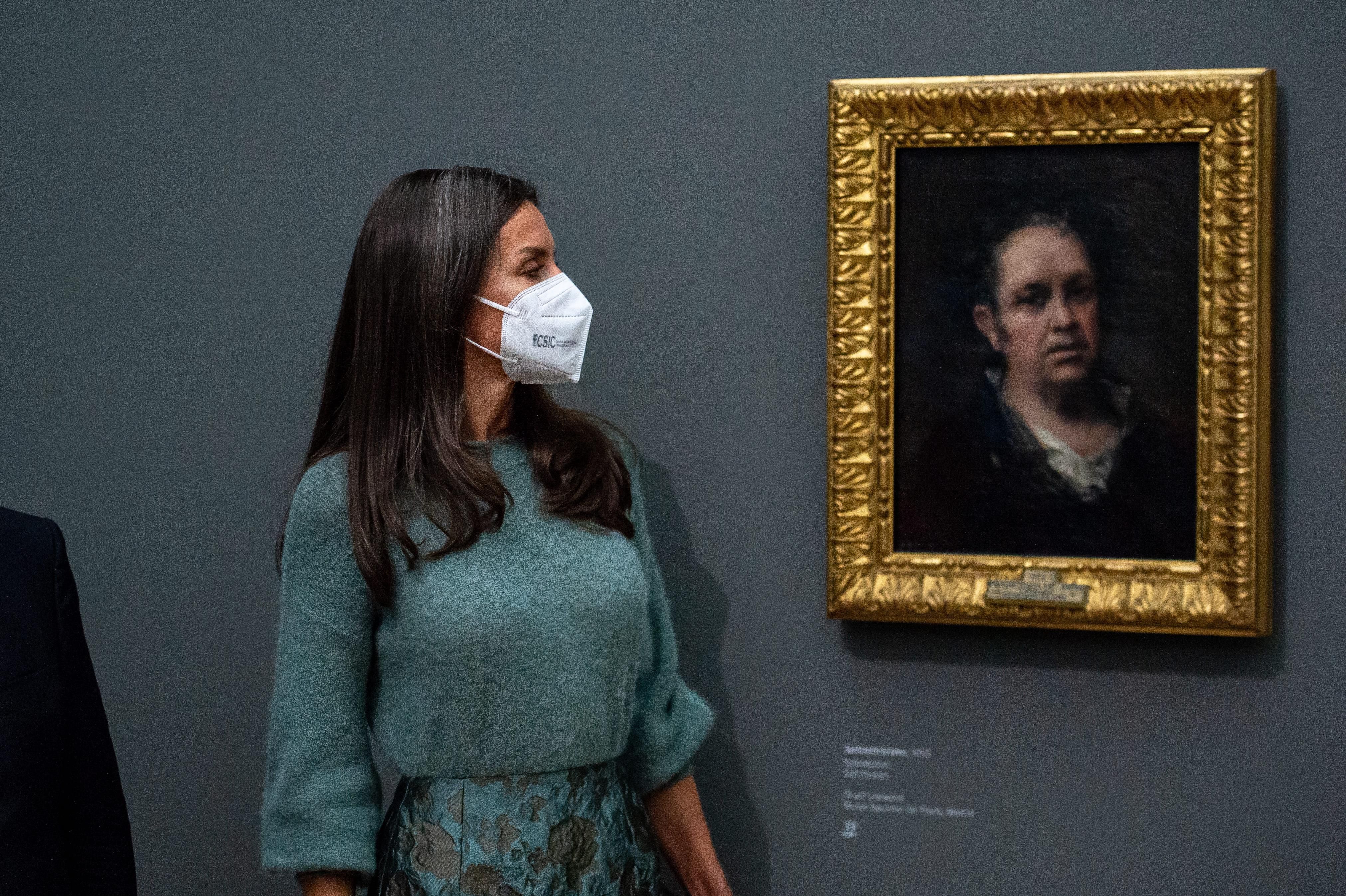 Летиция прибыла в Швейцарию на выставку: фото нового образа королевы Летиция прибыла в Швейцарию на выставку: фото нового образа королевы