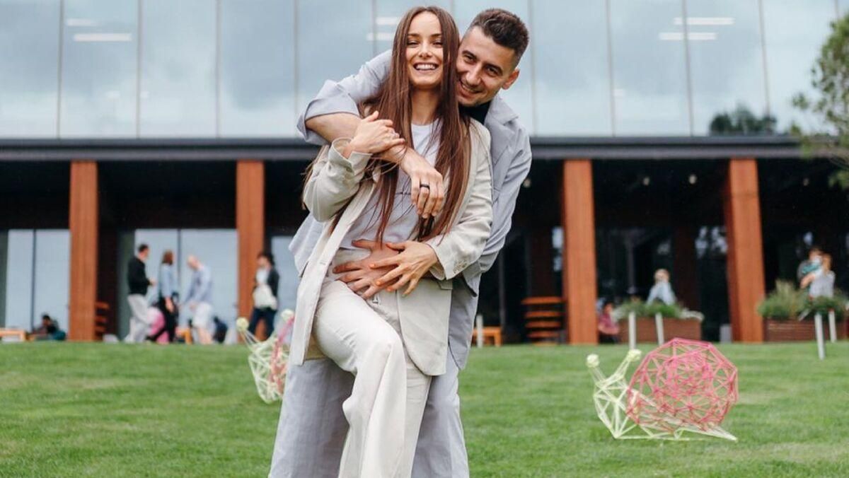 Люблю тебя, Ксю, – Александр Эллерт устроил романтический сюрприз для Ксении Мишиной Люблю тебя, Ксю, – Александр Эллерт устроил романтический сюрприз для Ксении Мишиной