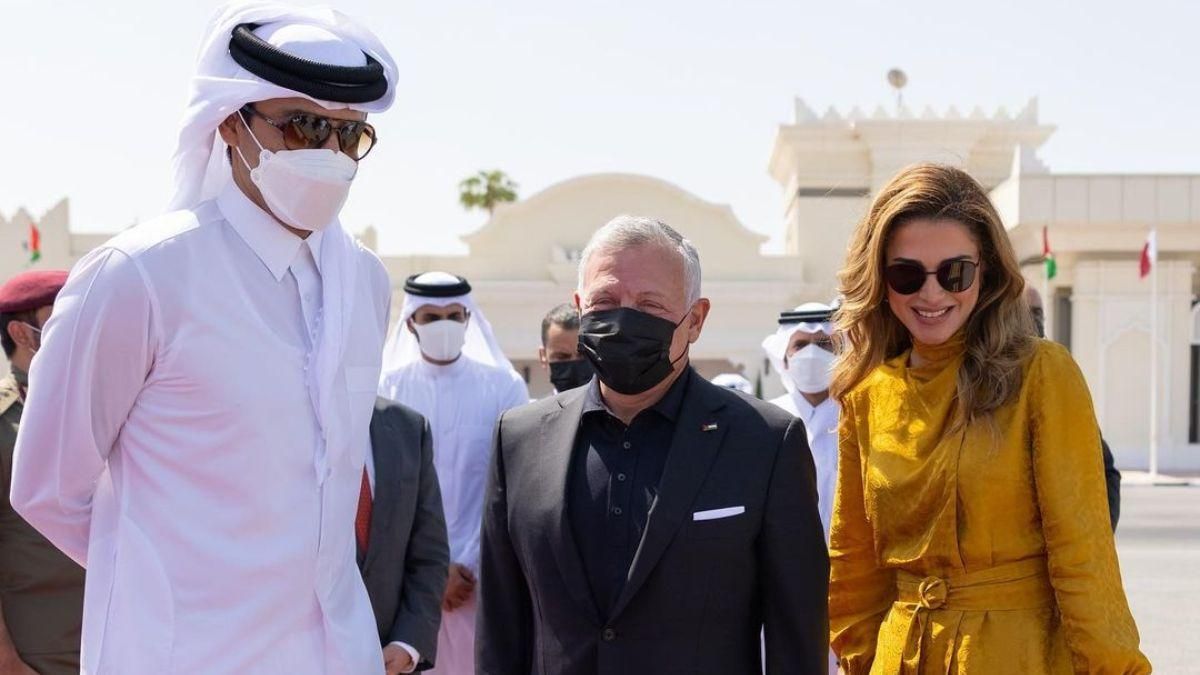 Королева Рания показала элегантный образ в желтом костюме: фото нового выхода Королева Рания показала элегантный образ в желтом костюме: фото нового выхода