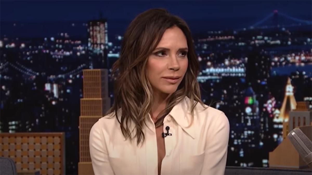 Виктория Бекхэм объяснила, почему в 2000-х они с Дэвидом одевали парные образы Виктория Бекхэм объяснила, почему в 2000-х они с Дэвидом одевали парные образы