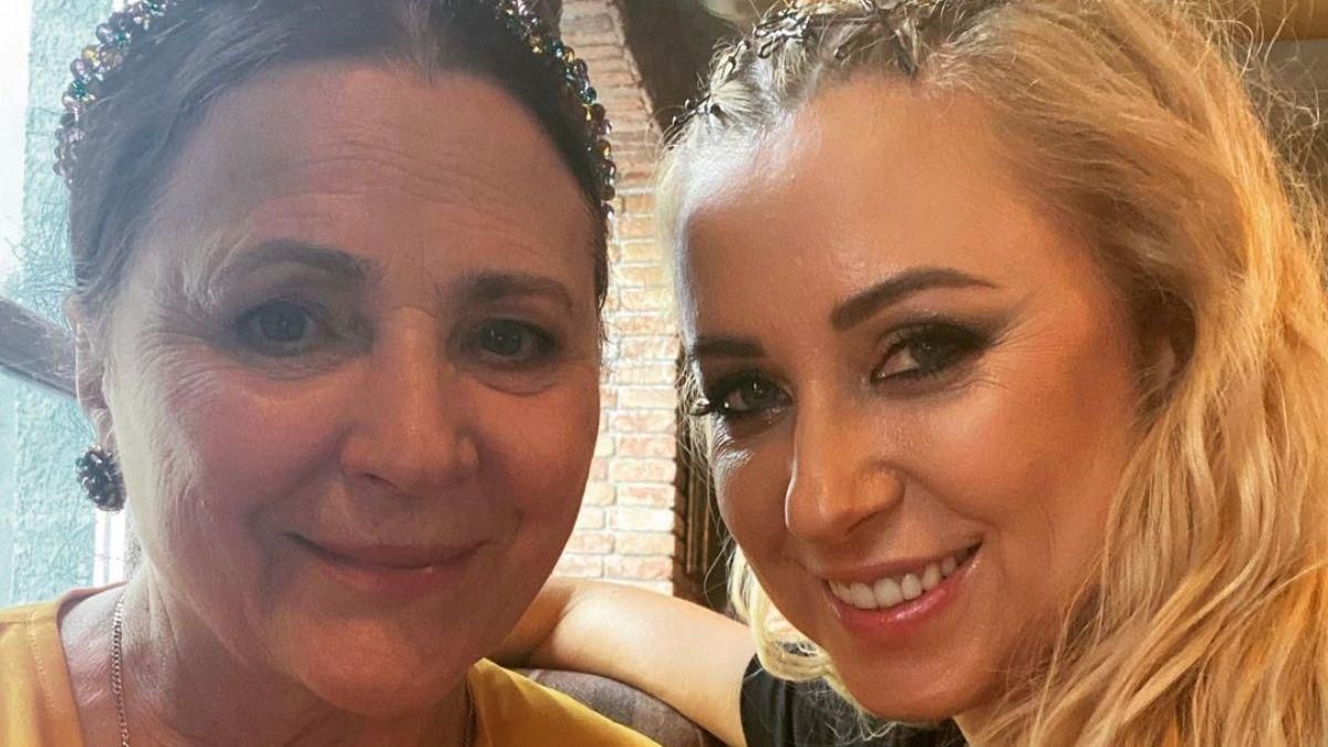 Тоня Матвиенко показала, как выглядела ее мама 50 лет назад Тоня Матвиенко показала, как выглядела ее мама 50 лет назад