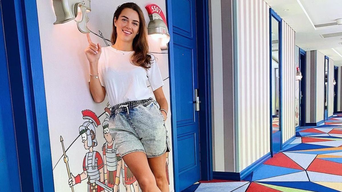 Кристина Решетник показала стильный образ для отпуска: фото в шортах и футболке Кристина Решетник показала стильный образ для отпуска: фото в шортах и футболке