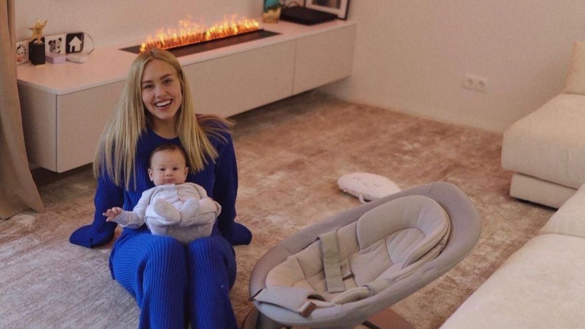 Даша Квиткова показала атмосферный домашний образ: фото с сыном Даша Квиткова показала атмосферный домашний образ: фото с сыном
