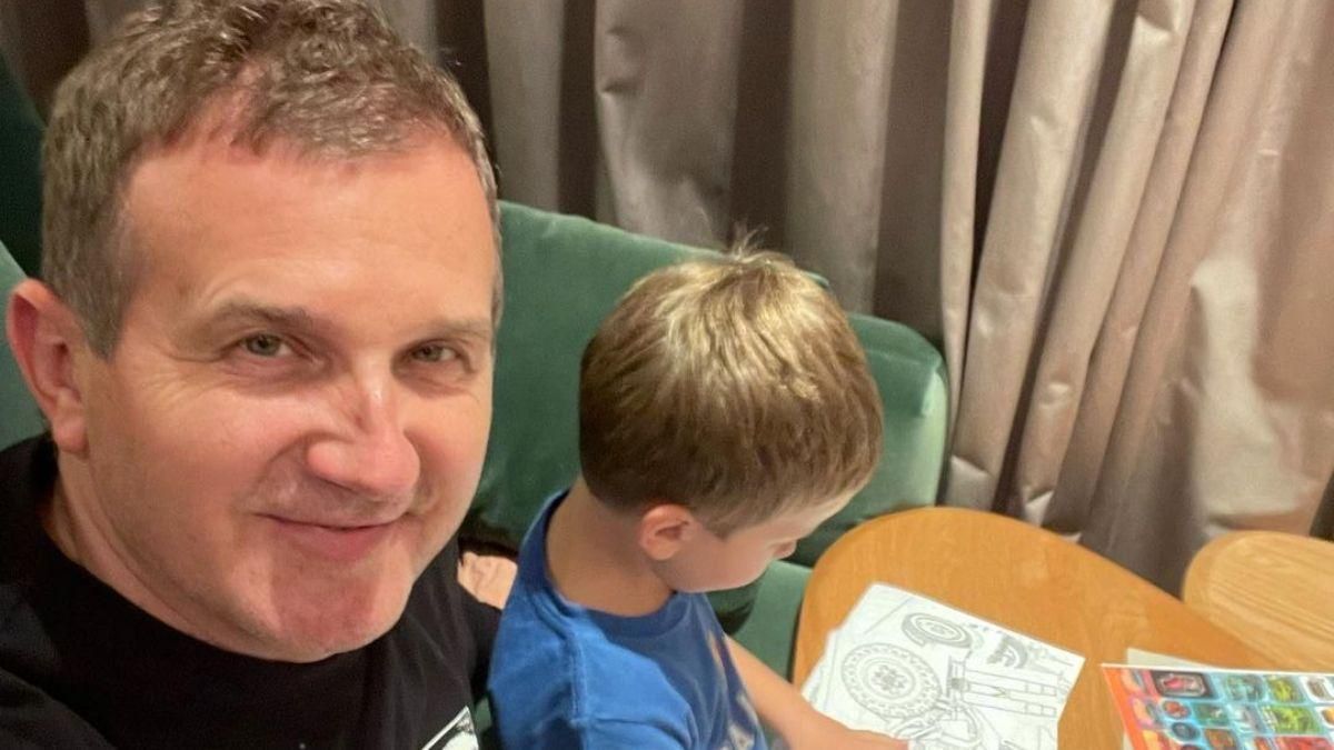 Пока мама на съемках, – Юрий Горбунов показал, как проводит время с сыном Пока мама на съемках, – Юрий Горбунов показал, как проводит время с сыном