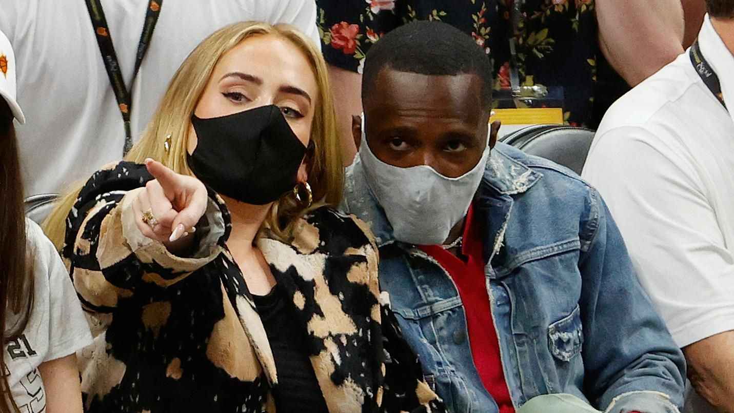 Адель вышла в свет со своим бойфрендом после долгого перерыва Адель вышла в свет со своим бойфрендом после долгого перерыва