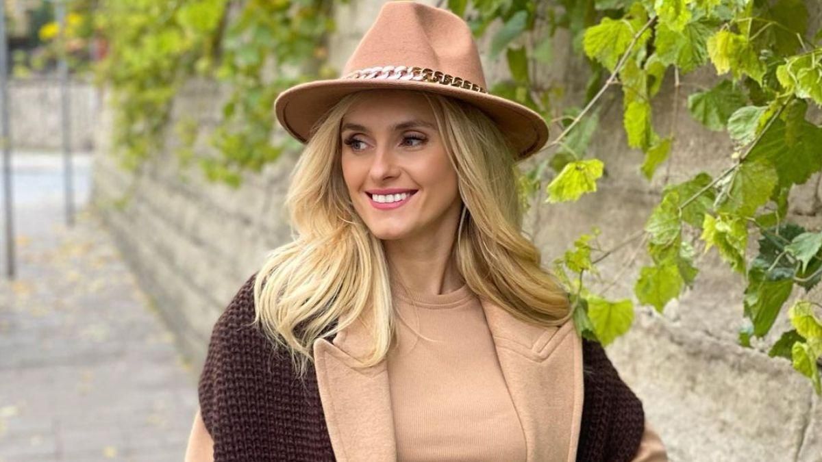 Ірина Федишин показала осінній образ на вулицях Львова: атмосферні фото - Showbiz Ірина Федишин показала осінній образ на вулицях Львова: атмосферні фото - Showbiz