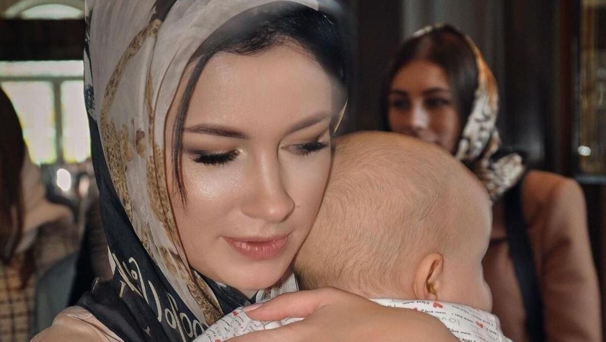 Анастасия Приходько поделилась новыми фото с крестин сына Анастасия Приходько поделилась новыми фото с крестин сына