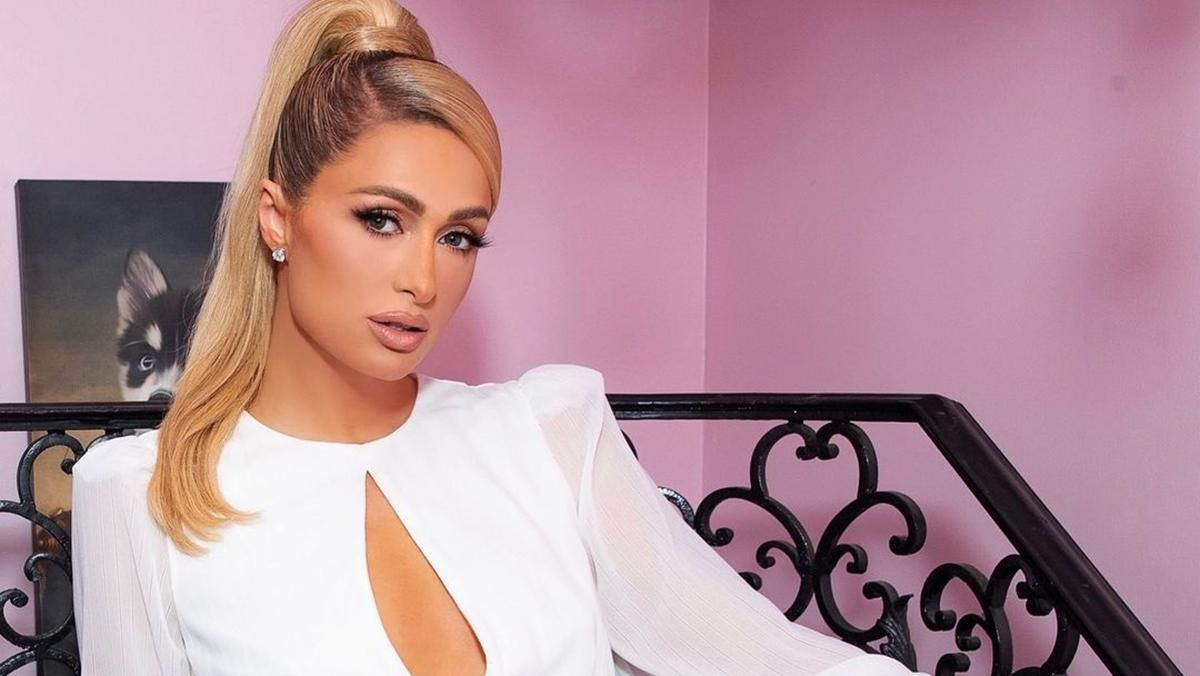 Періс Гілтон влаштувала весільний бранч: фото в білій мінісукні та вбранні з туалетного паперу - Новини шоу-бізнесу - Showbiz Періс Гілтон влаштувала весільний бранч: фото в білій мінісукні та вбранні з туалетного паперу - Новини шоу-бізнесу - Showbiz