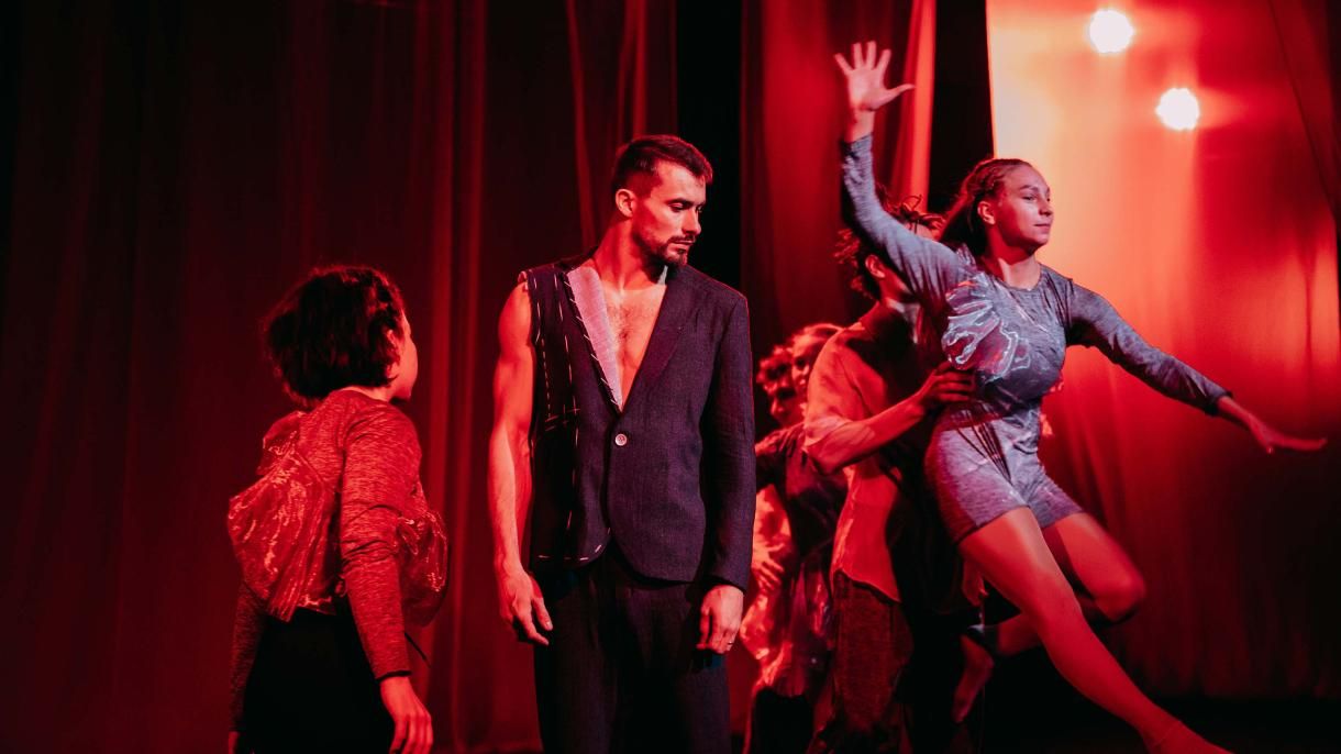 "Трактующие вечное молчание" с Александром Прохоровым: спектакль, покоривший Гвоздеву и Lida Lee "Трактующие вечное молчание" с Александром Прохоровым: спектакль, покоривший Гвоздеву и Lida Lee