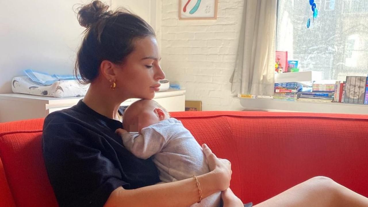 Я кричала и кусала подушки, – Эмили Ратажковски рассказала, как проходили ее роды Я кричала и кусала подушки, – Эмили Ратажковски рассказала, как проходили ее роды