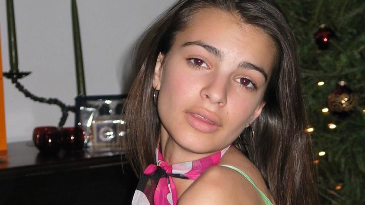 Эмили Ратаковски показала, как выглядела в 13 лет: фанаты не верят