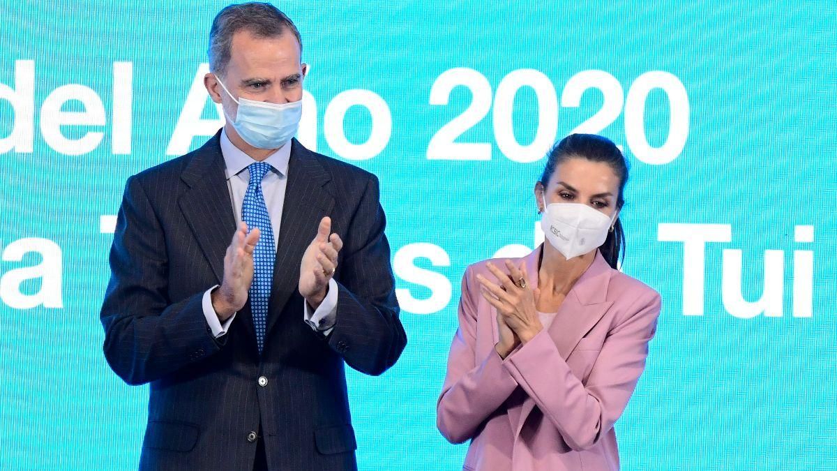 Королева Летиція вийшла в світ у бузковому костюмі: фото ніжного образу - Showbiz Королева Летиція вийшла в світ у бузковому костюмі: фото ніжного образу - Showbiz