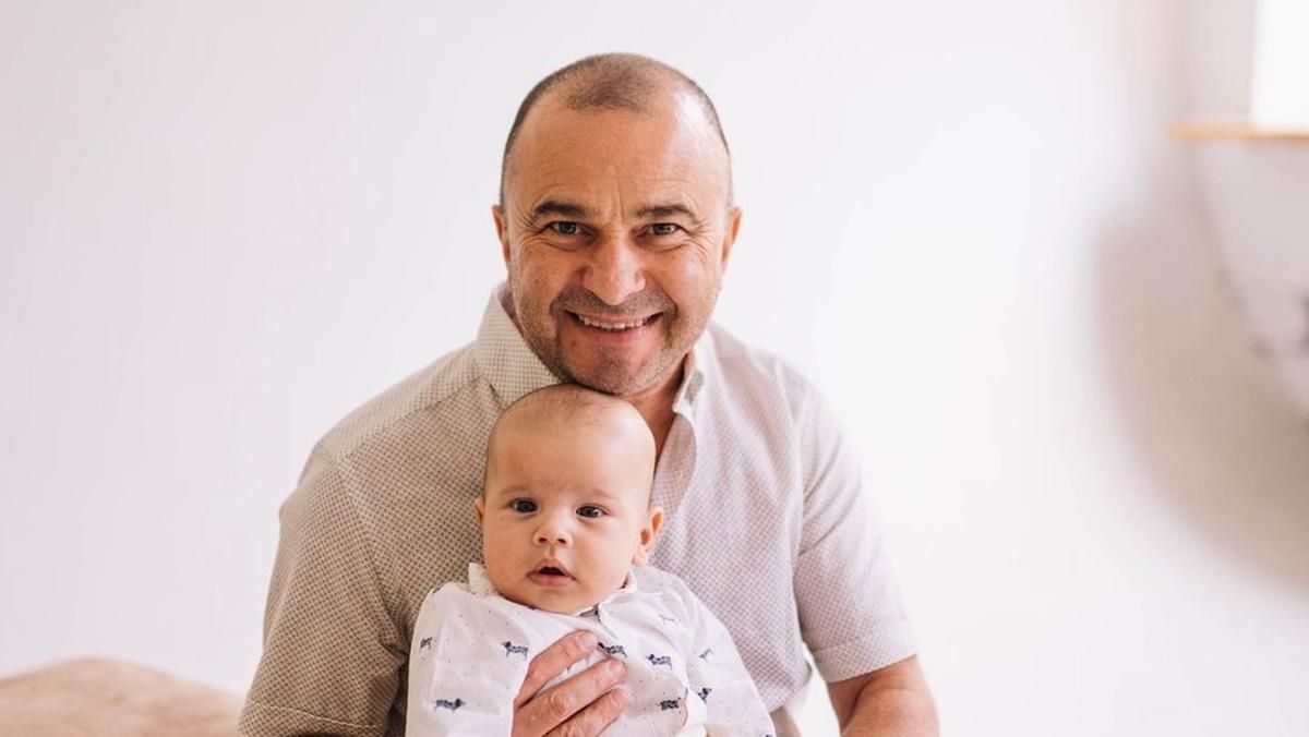 Я ціную кожен день, – Віктор Павлік розповів, як це стати батьком у 55 років - Новини шоу-бізнесу - Showbiz Я ціную кожен день, – Віктор Павлік розповів, як це стати батьком у 55 років - Новини шоу-бізнесу - Showbiz
