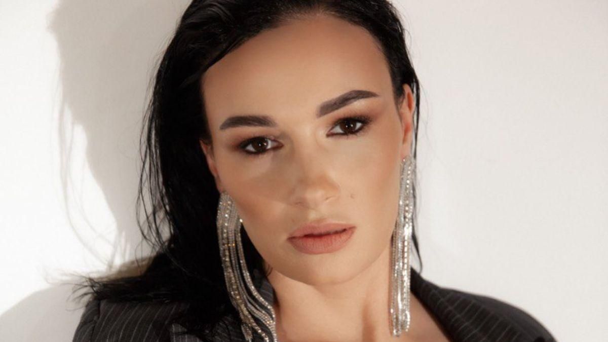 Проти примусової вакцинації: Анастасія Приходько вийшла на мітинг - Showbiz Проти примусової вакцинації: Анастасія Приходько вийшла на мітинг - Showbiz