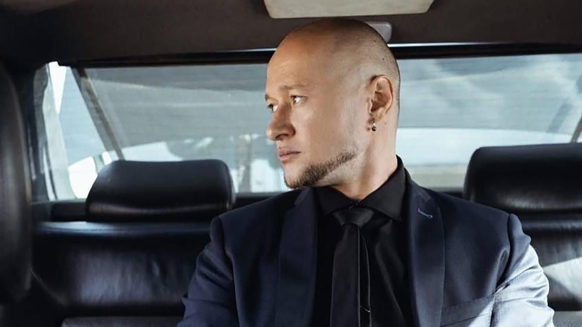 Лидер "Бумбокса" Андрей Хлывнюк официально разводится с женой Лидер "Бумбокса" Андрей Хлывнюк официально разводится с женой