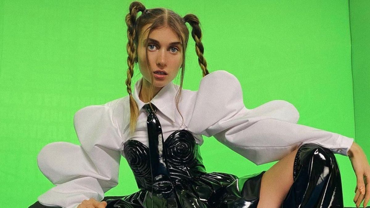 Jerry Heil вакцинируется от коронавируса за границей: какую страну выбрала певица Jerry Heil вакцинируется от коронавируса за границей: какую страну выбрала певица