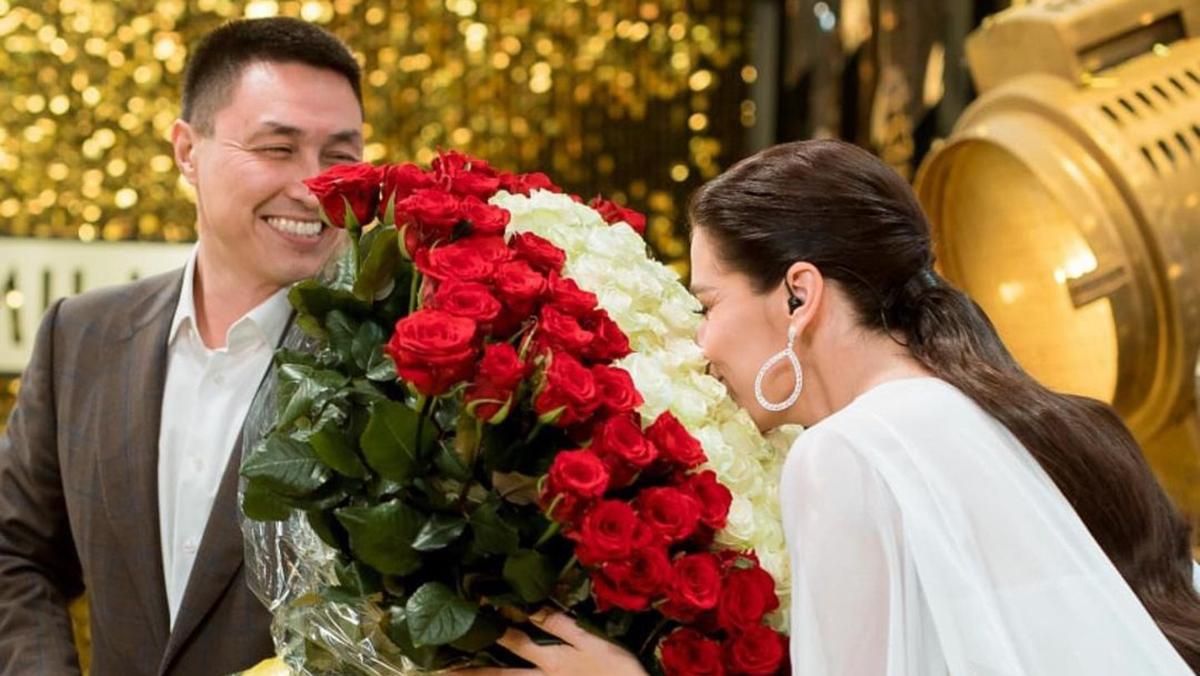 Муж Иванны Онуфрийчук прилетел в Украину и пришел на "Танцы": романтическое видео Муж Иванны Онуфрийчук прилетел в Украину и пришел на "Танцы": романтическое видео