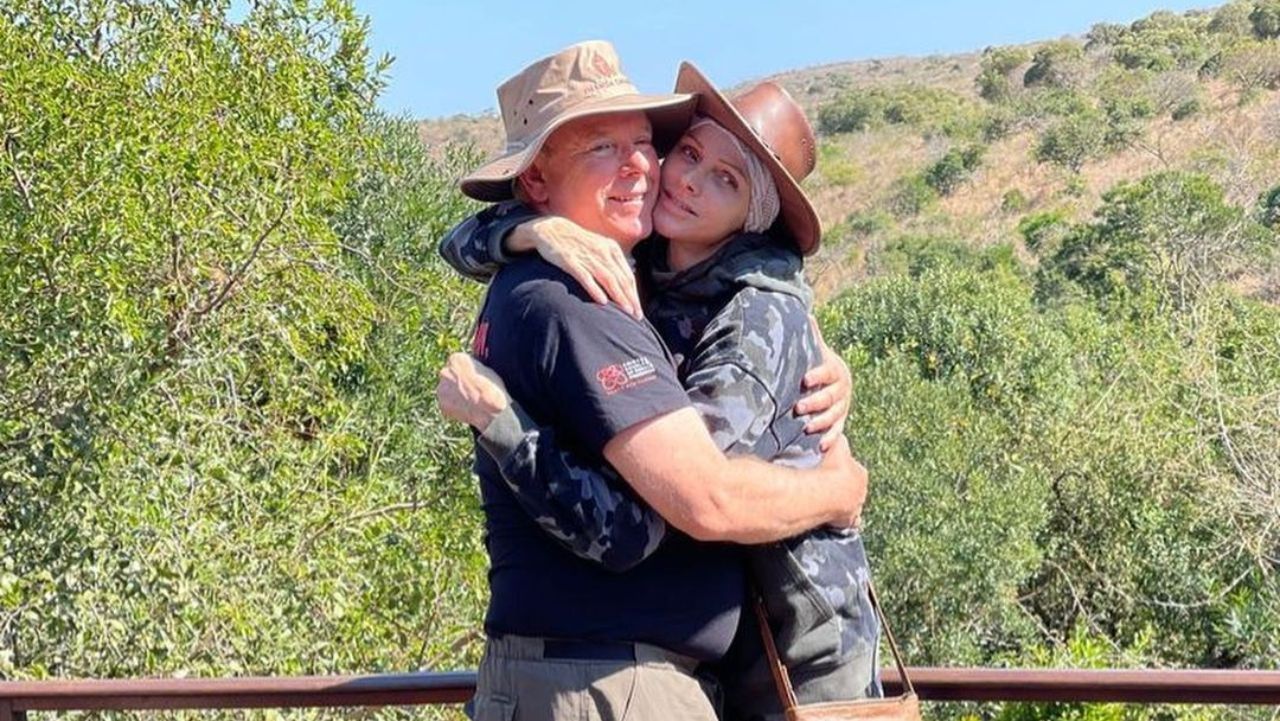 Княгина Шарлен повернулась у Монако після 10 місяців лікування у ПАР: сімейне фото - Новини шоу-бізнесу - Showbiz Княгина Шарлен повернулась у Монако після 10 місяців лікування у ПАР: сімейне фото - Новини шоу-бізнесу - Showbiz