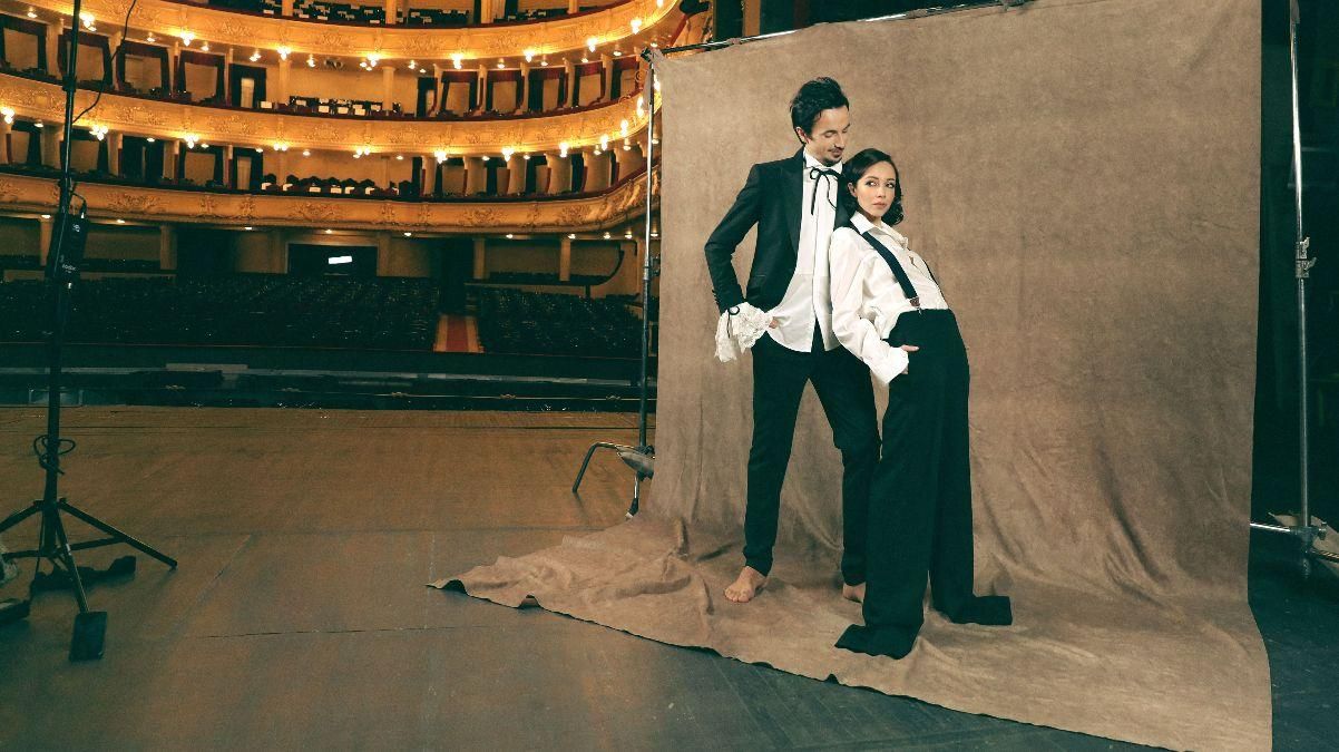 Екатерина Кухар позировала с мужем в дерзкой фотосессии: эффектные кадры Екатерина Кухар позировала с мужем в дерзкой фотосессии: эффектные кадры