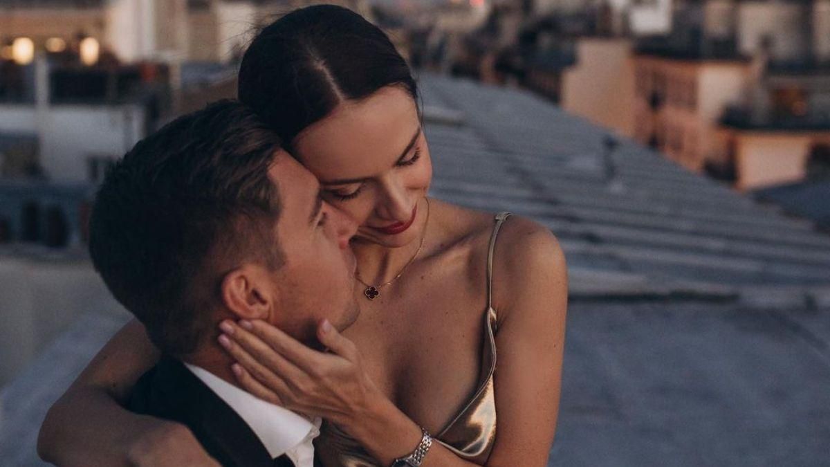 Влюбленные в Париже: жена Владимира Остапчука показала романтические фото из отпуска Влюбленные в Париже: жена Владимира Остапчука показала романтические фото из отпуска