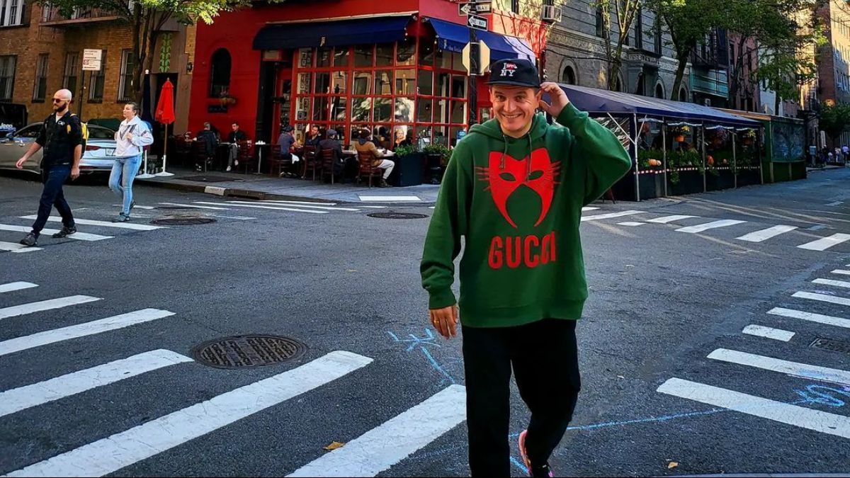 Анатолий Анатолич в Нью-Йорке нашел дом "Друзей": как выглядит постройка из культового сериала Анатолий Анатолич в Нью-Йорке нашел дом "Друзей": как выглядит постройка из культового сериала