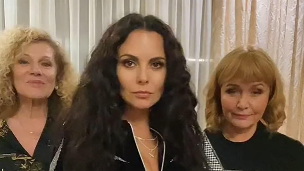 Настя Каменських зняла тікток з мамою і хрещеною Аллою Кудлай: відео набрало мільйон переглядів - Новини шоу-бізнесу - Showbiz Настя Каменських зняла тікток з мамою і хрещеною Аллою Кудлай: відео набрало мільйон переглядів - Новини шоу-бізнесу - Showbiz