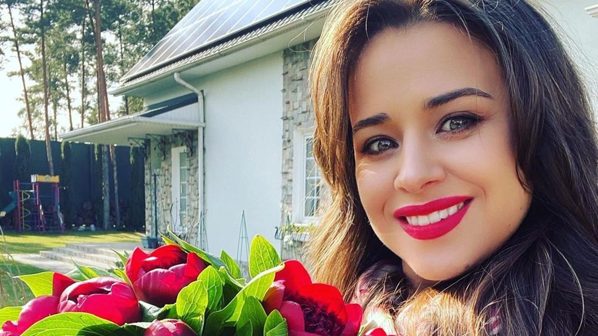 Бывшая жена Дзидзьо SLAVIA рассказала, как ходила на свидание с ухажером из-за границы Бывшая жена Дзидзьо SLAVIA рассказала, как ходила на свидание с ухажером из-за границы