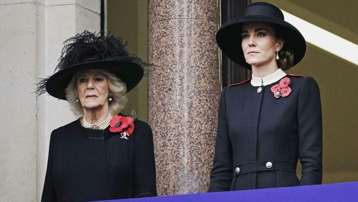 Повторила образ 2018 року: Кейт Міддлтон та інші королівські особи на недільній службі - Новини шоу-бізнесу - Showbiz Повторила образ 2018 року: Кейт Міддлтон та інші королівські особи на недільній службі - Новини шоу-бізнесу - Showbiz