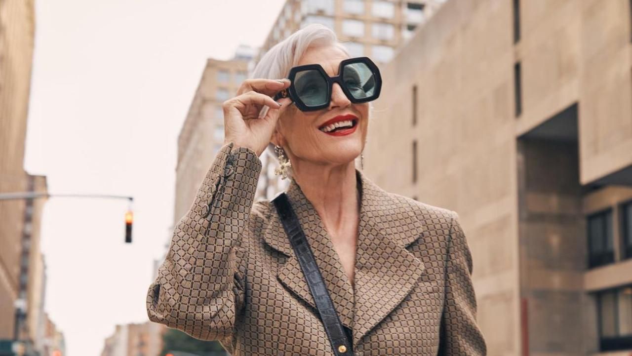 Під хіт фільму "Красуня": розкішна Мей Маск поділилась спогадами про Київ у грайливому відео - Новини Київ - Showbiz Під хіт фільму "Красуня": розкішна Мей Маск поділилась спогадами про Київ у грайливому відео - Новини Київ - Showbiz